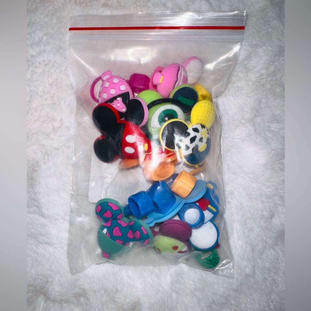 NIP Disney 10pc Straw Toppers - Picture 2 of 8